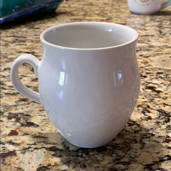 Super cute regular size coffee mug. - Picture 2 of 5